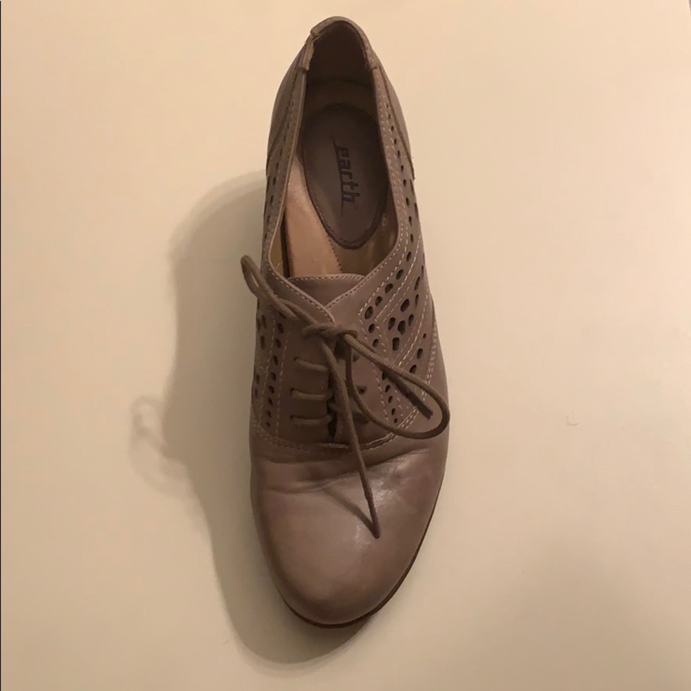 Shoes - Picture 2 of 4